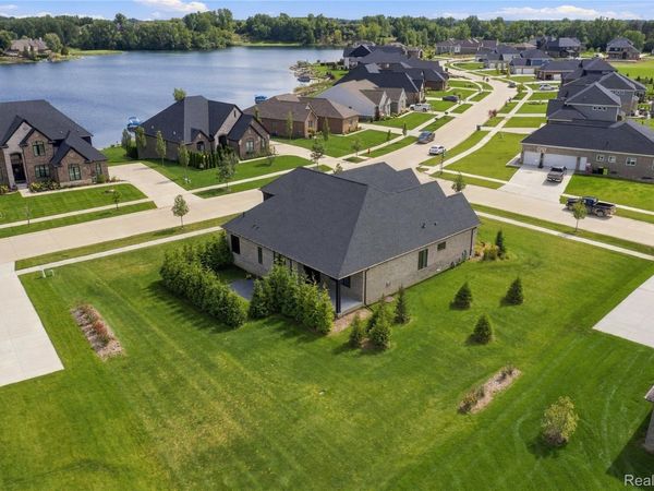 850 Marlayna Drive, Oxford Township, Mi 48371