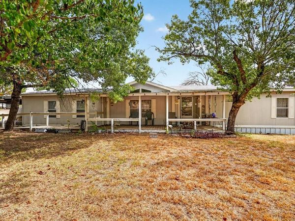 460 Valley View Drive, Azle, TX 76020