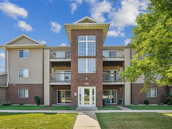 3101 Samuel Court SW, Unit 3, Cedar Rapids, IA 52404