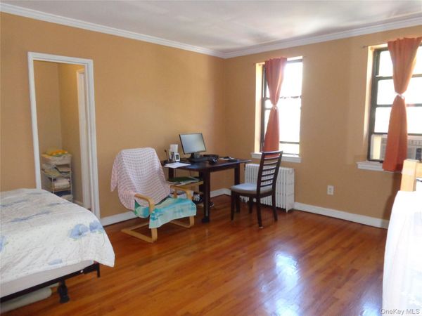 215-40 47 , Unit 3B, Bayside, NY 11361