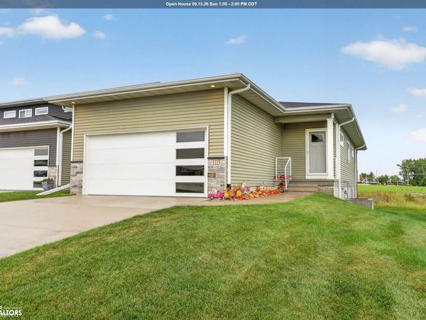 1113 Loren Drive, Cedar Falls, IA 50613