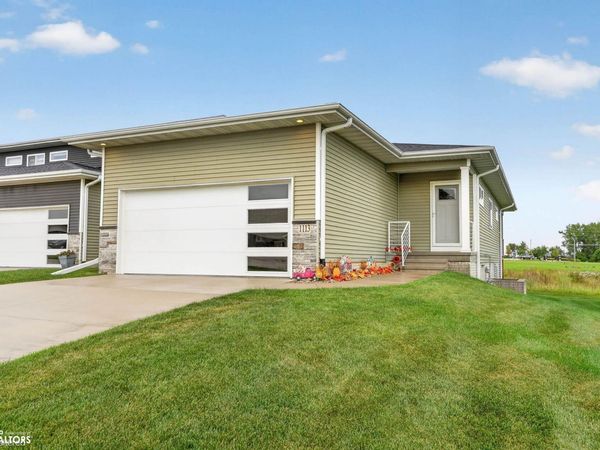 1113 Loren Drive, Cedar Falls, IA 50613