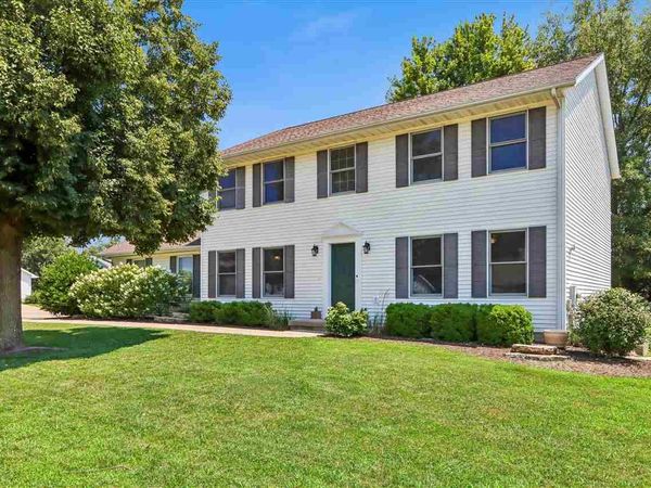 2160 Chad Dr, Coralville, IA 52241