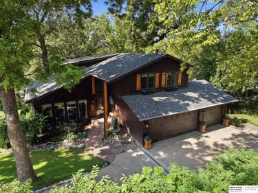 21823 Hillandale Road, Omaha, NE 68022