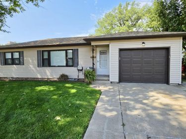823 N Beaver Avenue, York, NE 68467