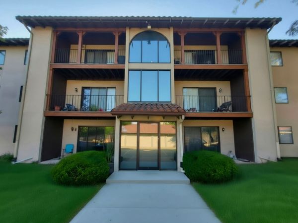 21W581 North Avenue , Unit 26, Lombard, IL 60148