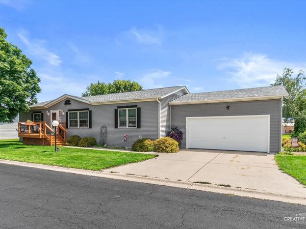605 Bluebird Circle , Sandwich, IL 60548