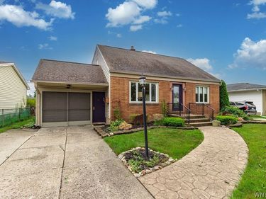 102 Vern Lane , Buffalo, NY 14227