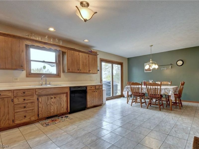 525 Rankin Court SW, New Philadelphia, OH 44663 Photo 7