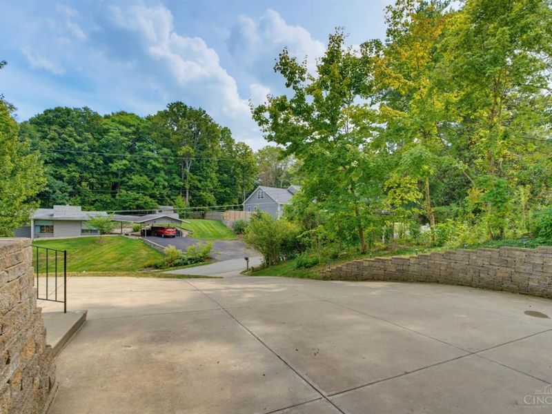 699 Eversole Road, Anderson Township, OH 45230 Photo 6