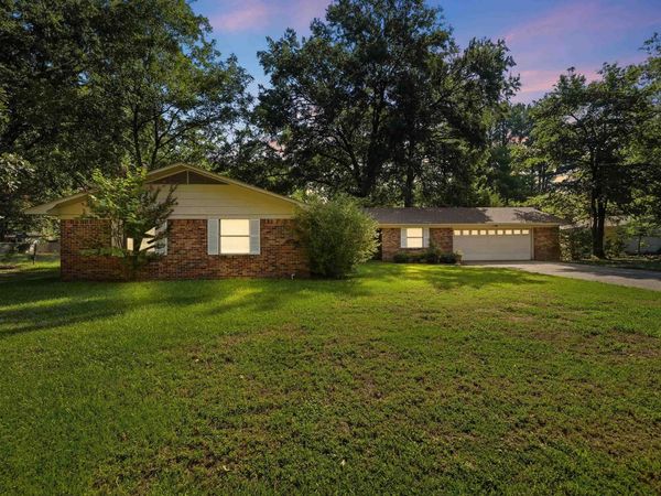 7 Meadowbrook, Conway, AR 72034
