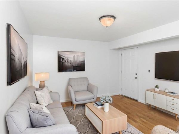 10 E Mineola Avenue , Unit 1, Valley Stream, NY 11580