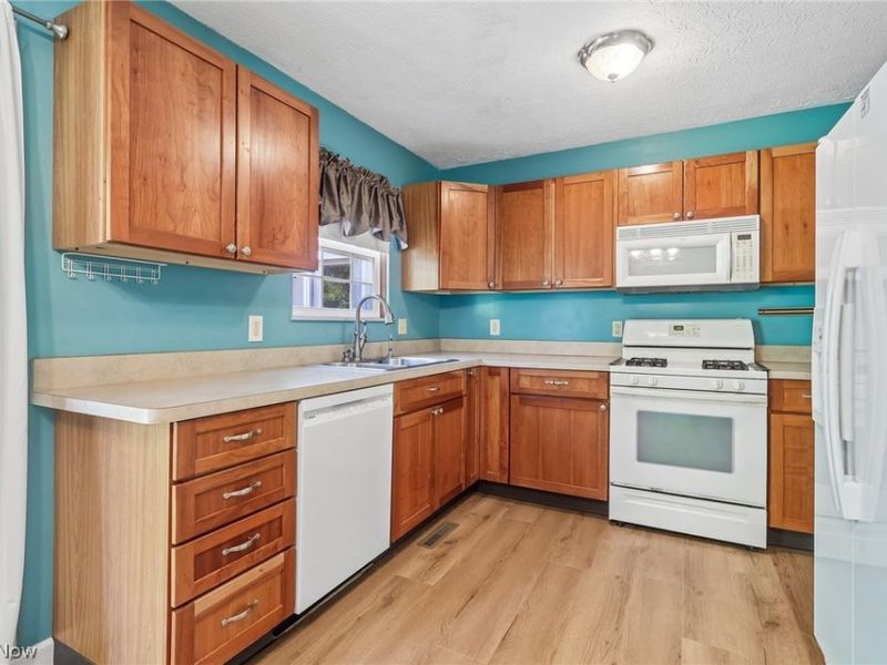 1283 Denise Drive, Kent, OH 44240 Photo 11