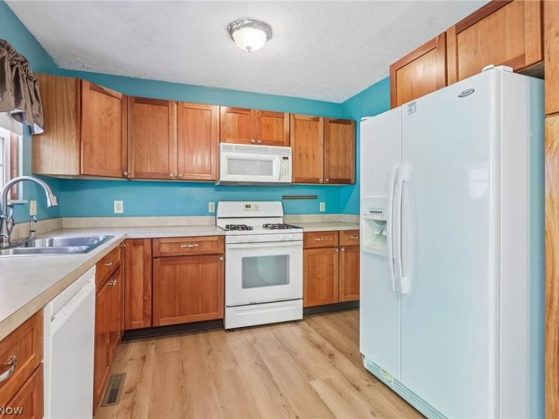 1283 Denise Drive, Kent, OH 44240 Photo 12