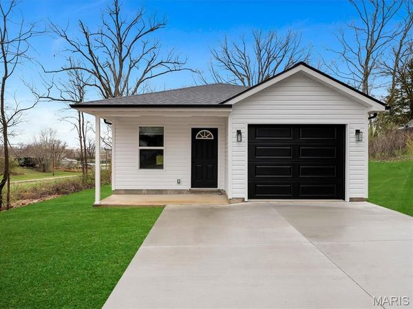 4 Hibbard St , St Clair, MO 63077