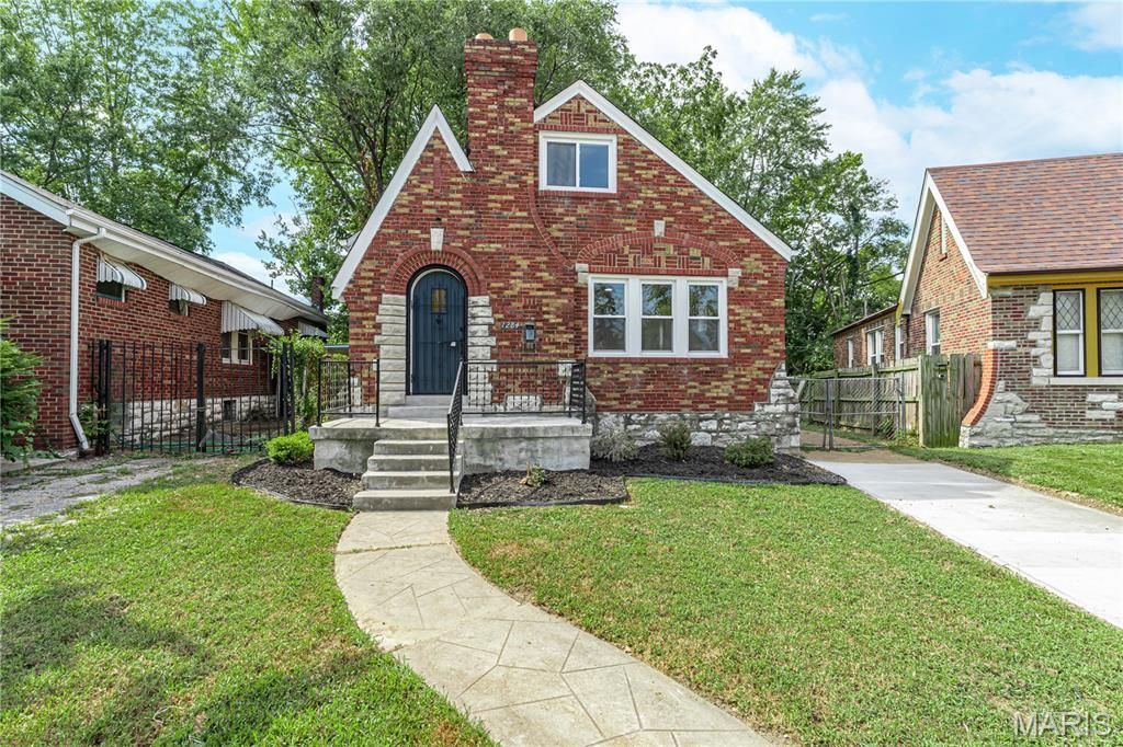 1284 Sells Avenue, Saint Louis, MO 63147 Main Photo