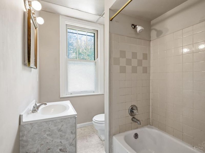 4526 Clearview Avenue, Cincinnati, OH 45205 Photo 18
