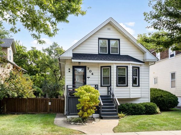 704 S Harvey Avenue, Oak Park, IL 60304