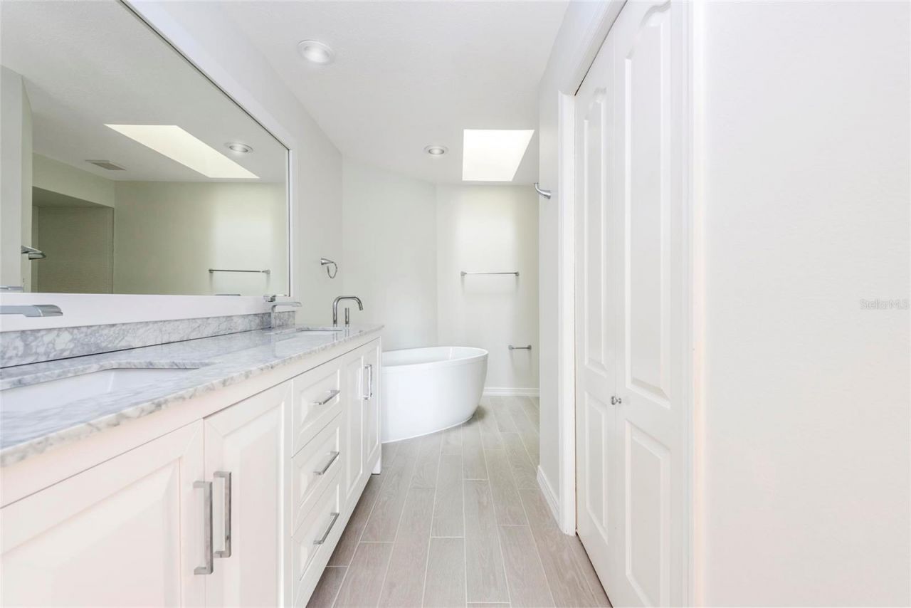 870 Hudson Avenue, Unit 870, Sarasota, FL 34236 Photo