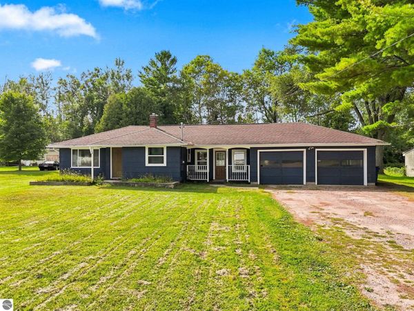 3221 Four Mile Road N, Traverse City, MI 49686