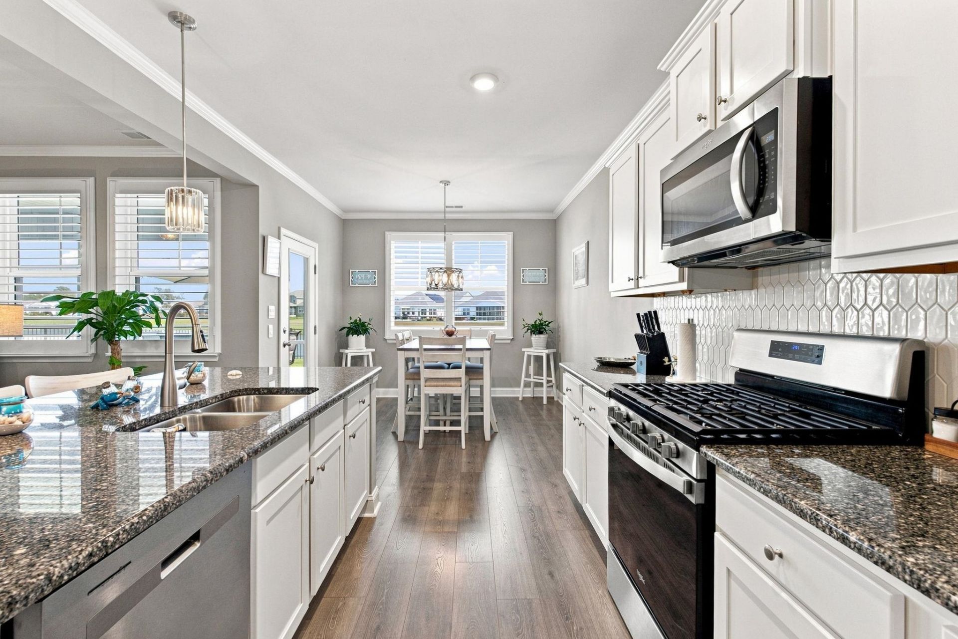 1050 Heather Glen Blvd. Photo 6