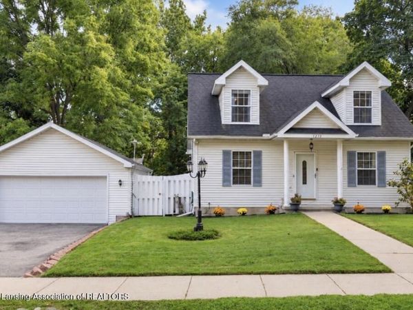4275 Keller Road, Holt, MI 48842