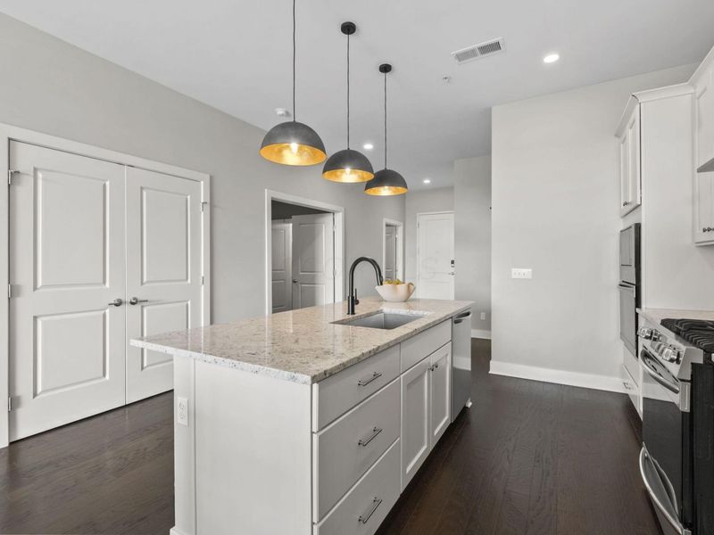 6745 Longshore Street, Unit 406, Dublin, OH 43017 Photo 8