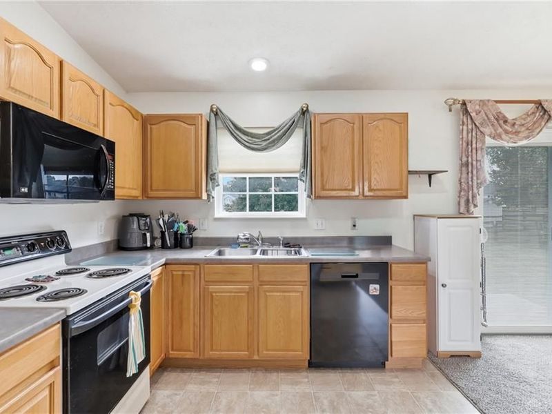 1323 Cross Creek Drive, Goshen, OH 45140 Photo 12