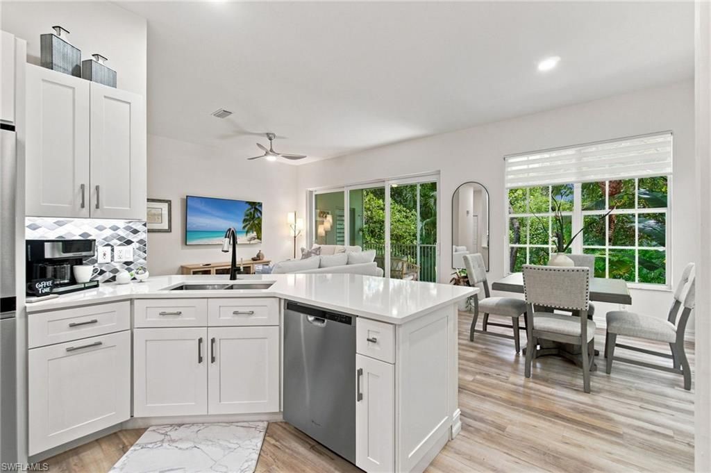 901 Egrets Run, Unit 202, Naples, FL 34108 Photo