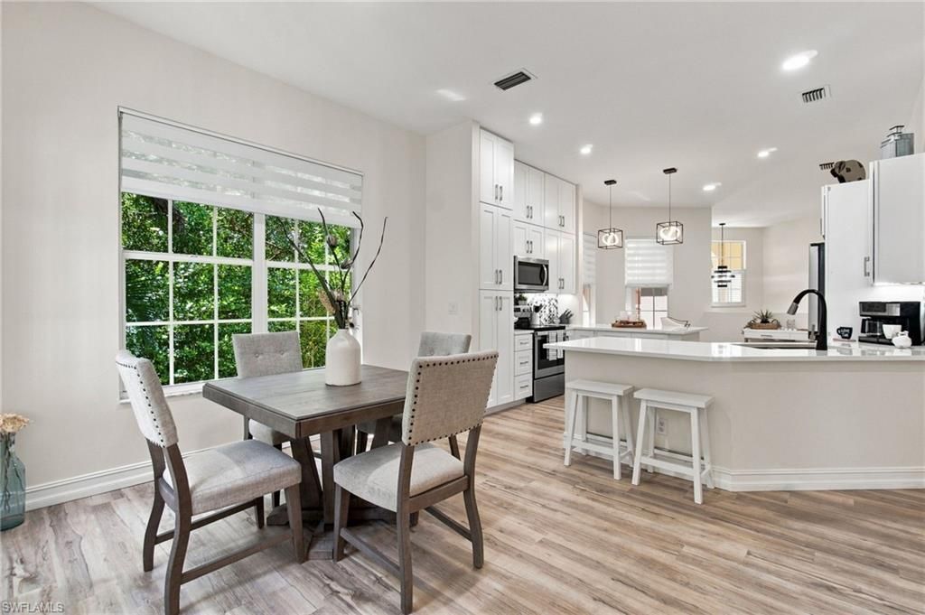 901 Egrets Run, Unit 202, Naples, FL 34108 Photo