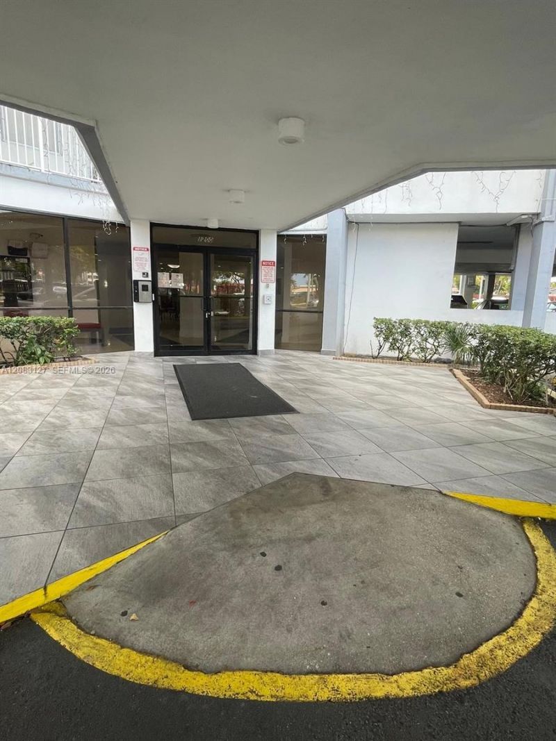 1200 NE Miami Gardens Dr, Unit 803W, Miami, FL 33179 Photo