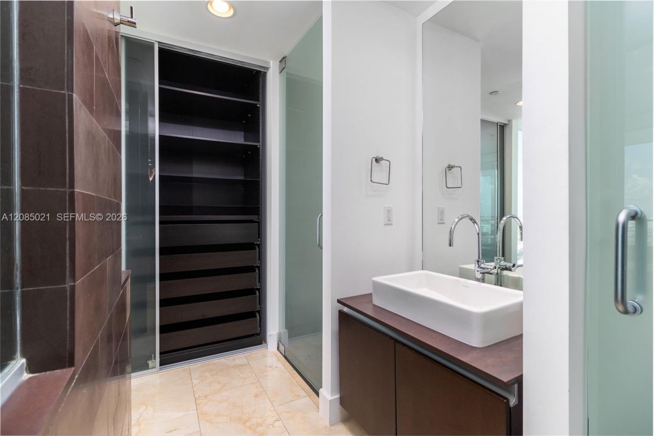 1040 Biscayne Blvd, Unit 1806, Miami, FL 33132 Photo