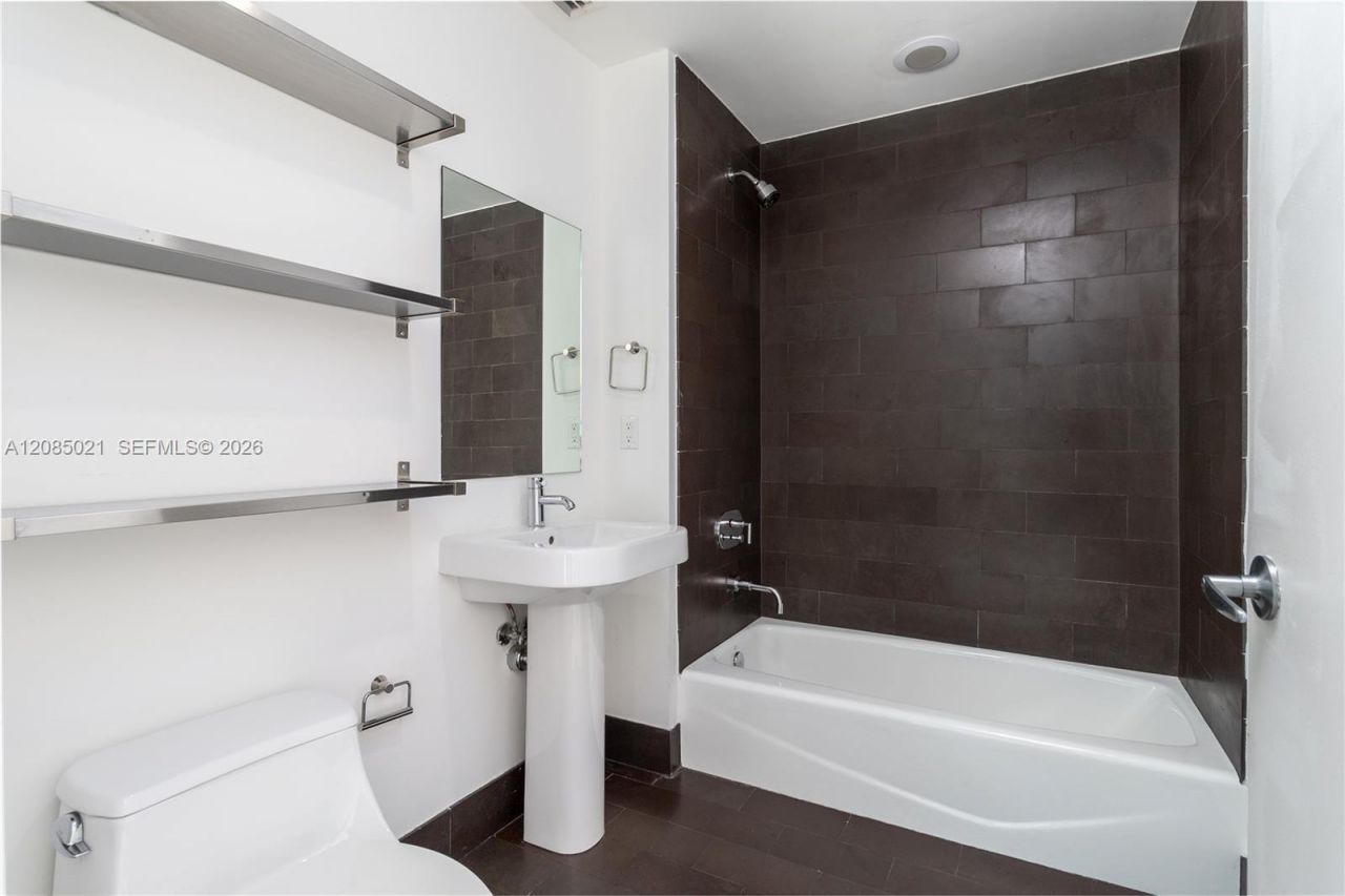 1040 Biscayne Blvd, Unit 1806, Miami, FL 33132 Photo