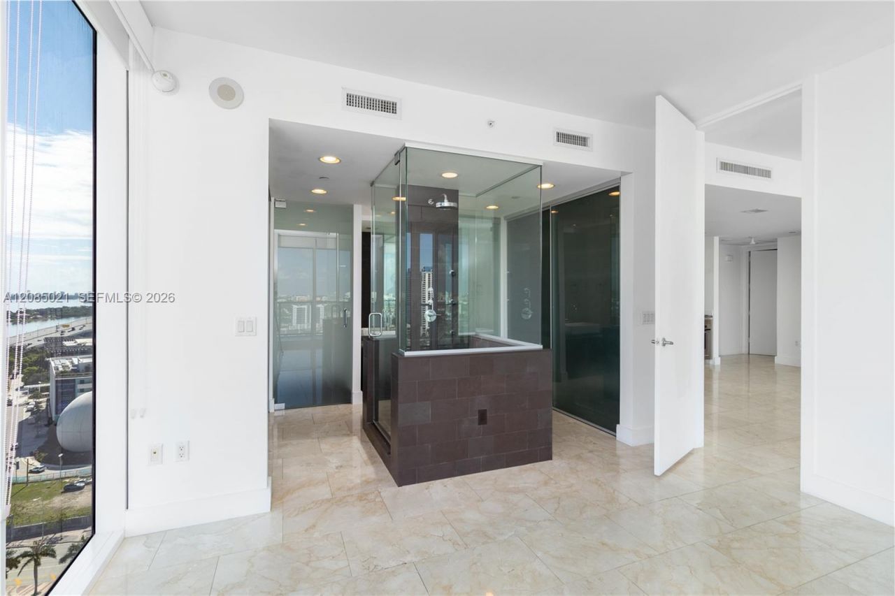 1040 Biscayne Blvd, Unit 1806, Miami, FL 33132 Photo