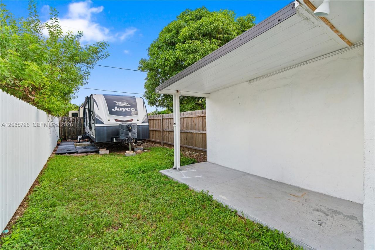 19900 SW 114th Ave, Miami, FL 33157 Photo