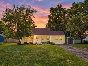 5 Apple Tree Lane , Liverpool, NY 13090