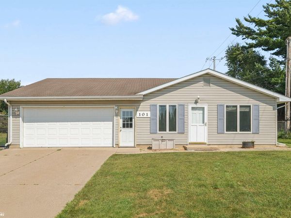 101 Pleasantview Road, Marshalltown, IA 50158