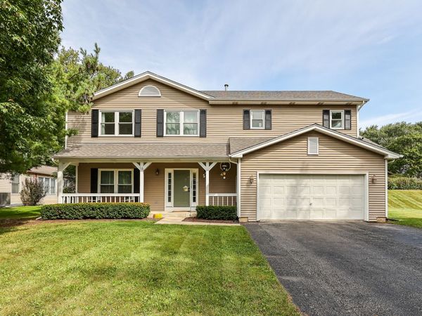 16 Crystal Ridge Drive , Crystal Lake, IL 60012