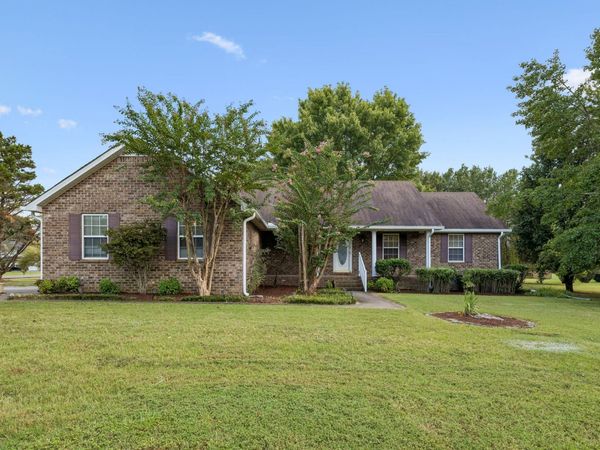 201 Tenby Dr , Murfreesboro, TN 37127