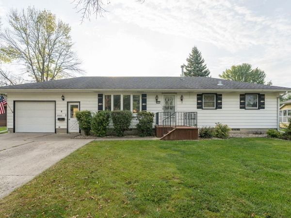 125 N Manitou Drive , Mankato, MN 56001