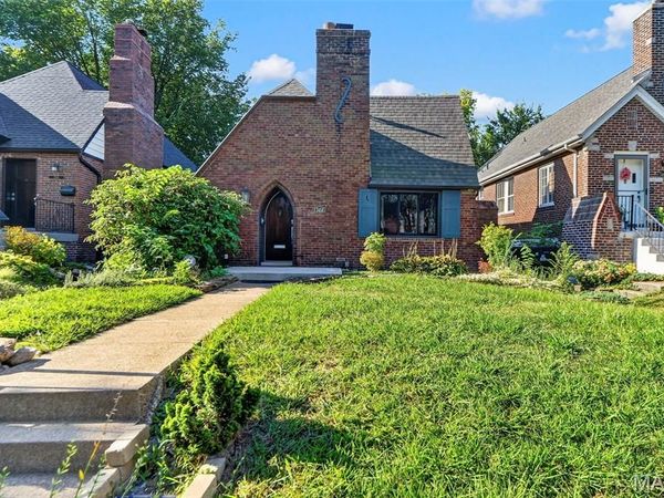 7458 Gannon Avenue, University City, MO 63130