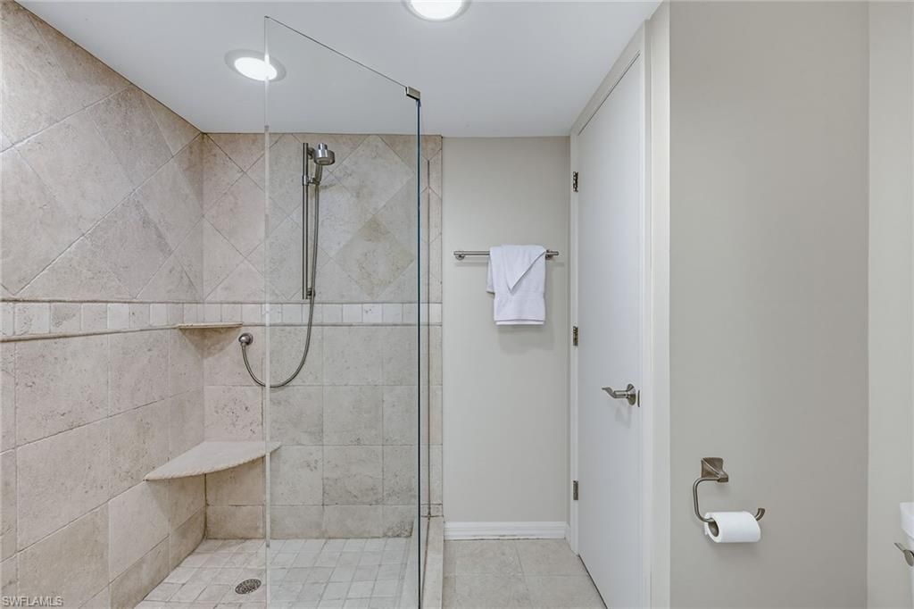 2348 Gulf Shore Blvd N, Unit 506, Naples, FL 34103 Photo