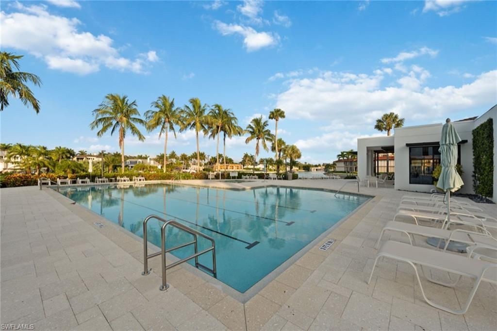 2348 Gulf Shore Blvd N, Unit 506, Naples, FL 34103 Photo