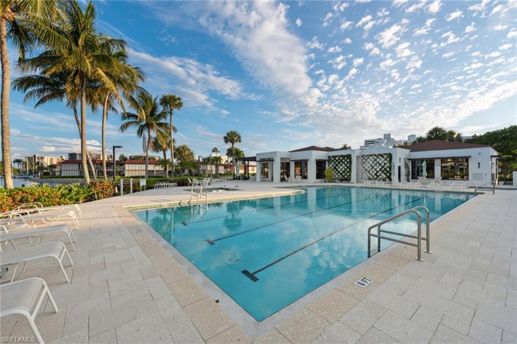 2348 Gulf Shore Blvd N, Unit 506, Naples, FL 34103 Photo