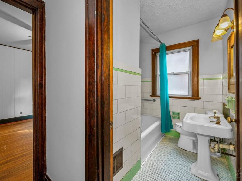 3011 Montclair Avenue, Cincinnati, OH 45211 Photo 13