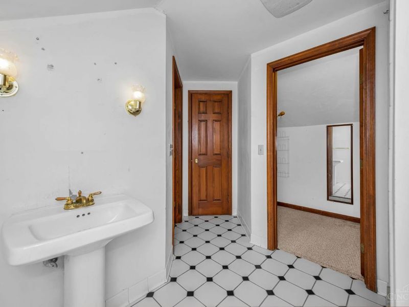 3011 Montclair Avenue, Cincinnati, OH 45211 Photo 23