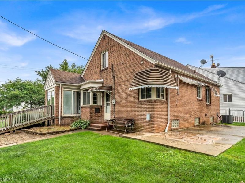 4824 W 58th Street, Cleveland, OH 44144 Photo 3