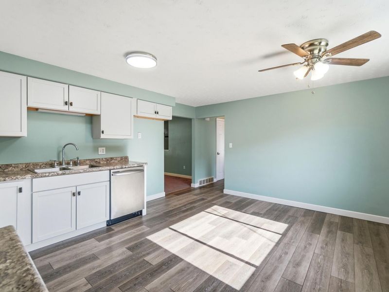 1956 Elaina Drive, Springfield, OH 45503 Photo 10