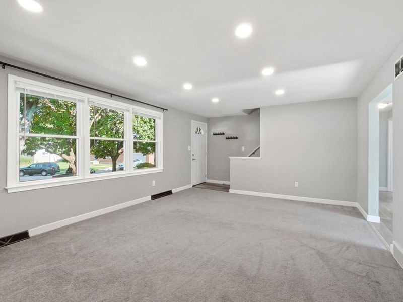 1956 Elaina Drive, Springfield, OH 45503 Photo 6