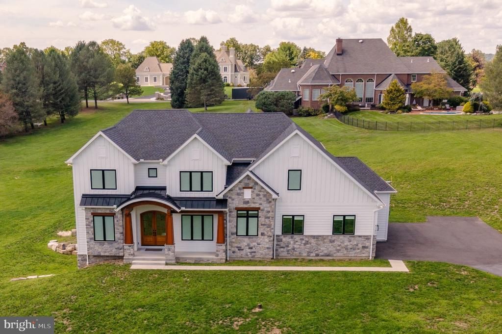 4280 E WYNDEMERE CIRCLE, SCHNECKSVILLE, PA 18078